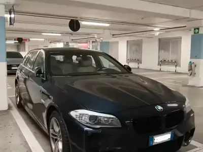 Usata BMW 530 M Sport 258 CV (189 kW) 2011 Blu Station wagon