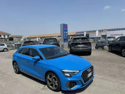 Usata Audi A3 S-Line 150 CV (110 kW) 2023 Blu turbo Berlina