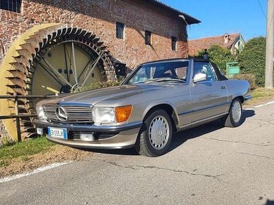 Usata Mercedes SL300 189 CV (139 kW) 1988 Oro Cabrio