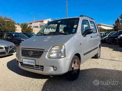 Usata Suzuki Wagon R 76 CV (55 kW) 2001 Grigio Monovolume