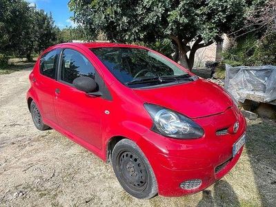 Usata Toyota Aygo 2009 Rosso Utilitaria
