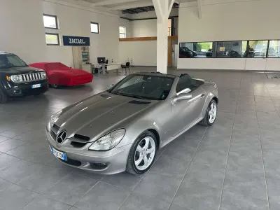 Usata Mercedes SLK200 163 CV (119 kW) 2007 Grigio Cabrio