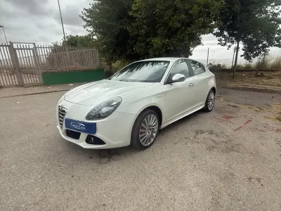 Usata Alfa Romeo Giulietta 140 CV (102 kW) 2012 Bianco Utilitaria