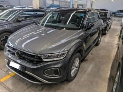 Begagnad VW T-Roc Life 150 HK (110 kW) 2025 Grå SUV