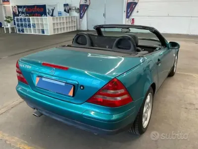 Usata Mercedes SLK200 136 CV (100 kW) 1997 Blu Cabrio