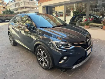 Usata Renault Captur Intens 160 CV (117 kW) 2021 Bianco SUV
