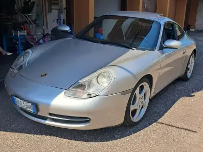 Usata Porsche 996 320 CV (235 kW) 1999 Grigio Coupé