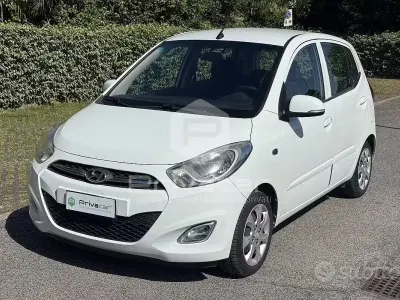 Używany Hyundai i10 Comfort 85 KM (62 kW) 2012 Biały Hatchback