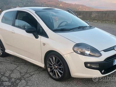 Usata Fiat Grande Punto Sport 90 CV (66 kW) 2010 Bianco Utilitaria