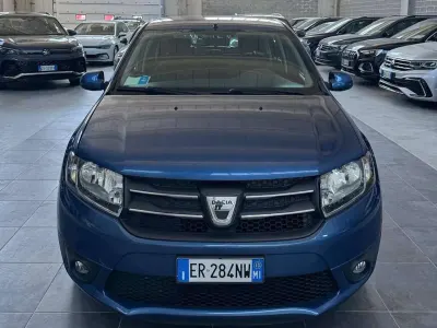 Usata Dacia Sandero Lauréate 75 CV (55 kW) 2013 Blu/azzurro Berlina