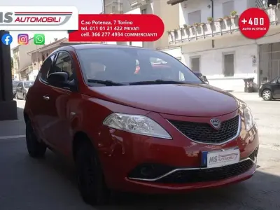 Usata Lancia Ypsilon Platinum 95 CV (69 kW) 2017 Rosso Utilitaria
