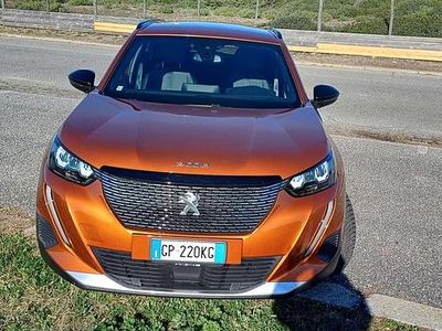 Usata Peugeot 2008 Allure 131 CV (96 kW) 2023 Arancione SUV