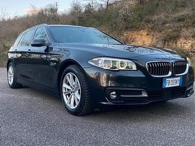 Begagnad BMW 520 184 HK (135 kW) 2015 Svart Kombi