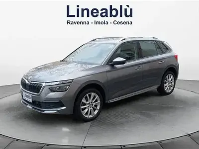 Usado Skoda Kamiq Style 95 CV (69 kW) 2023 Gris SUV