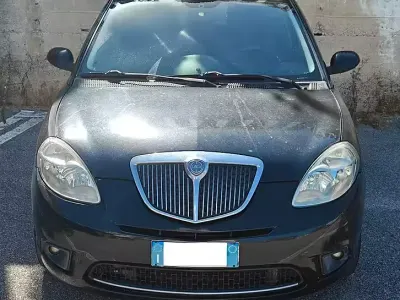 Usata Lancia Ypsilon 77 CV (56 kW) 2009 Nero Utilitaria