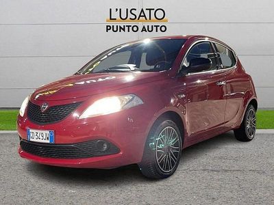 Usata Lancia Ypsilon Gold 69 CV (50 kW) 2020 Rosso Utilitaria