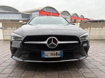 Usata Mercedes CLA200 Shooting Brake Executive 150 CV (110 kW) 2021 Nero Station wagon