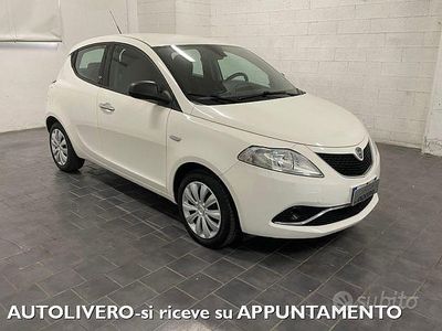 Usata Lancia Ypsilon Gold 69 CV (50 kW) 2016 Bianco Utilitaria