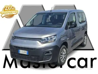 Usata Fiat Doblò 131 CV (96 kW) 2023 Grigio Monovolume