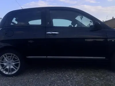 Usata Lancia Ypsilon 80 CV (58 kW) 2007 Nero Utilitaria