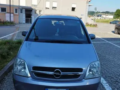 Usata Opel Meriva Essentia 101 CV (74 kW) 2004 Grigio Monovolume
