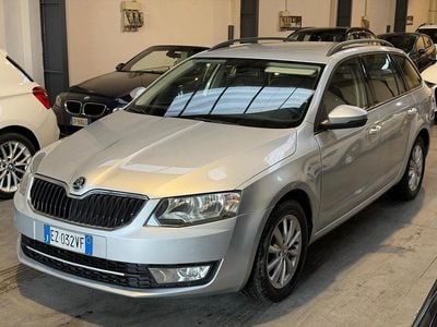Usata Skoda Octavia Ambition 105 CV (77 kW) 2015 Argento Utilitaria