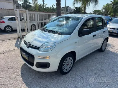 Usata Fiat Panda Lounge 69 CV (50 kW) 2016 Bianco Utilitaria