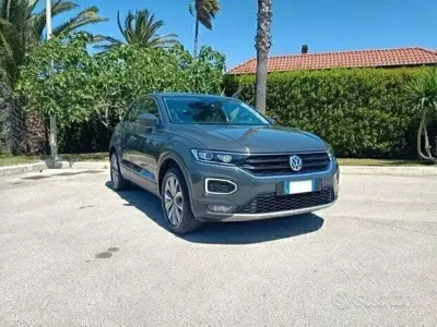Usata VW T-Roc Style 116 CV (85 kW) 2019 Grigio SUV