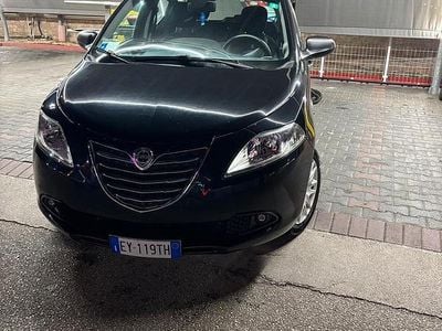 Usata Lancia Ypsilon 95 CV (69 kW) 2015 Nero Utilitaria