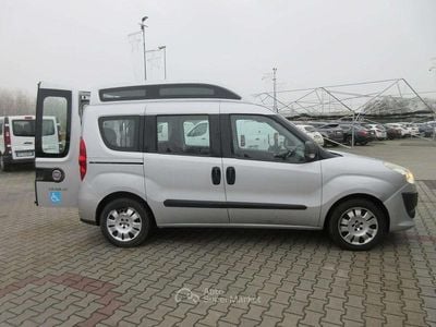 Usata Fiat Doblò 105 CV (77 kW) 2011 Gray Monovolume