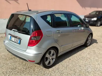 Usata Mercedes A160 Avantgarde 82 CV (60 kW) 2011 Grigio Utilitaria