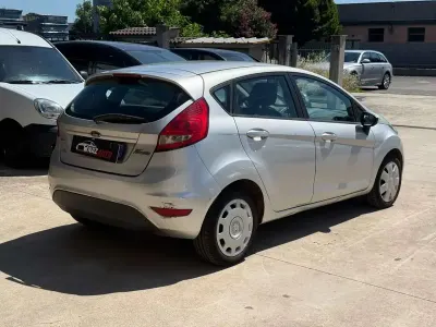 Usata Ford Fiesta Titanium 71 CV (52 kW) 2010 Other Berlina
