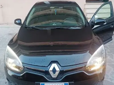 Usata Renault Mégane LIMITED 110 CV (80 kW) 2015 Berlina