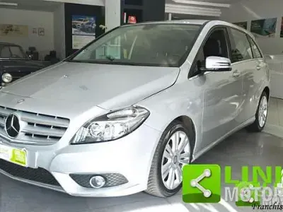 Usata Mercedes B180 Executive 109 CV (80 kW) 2013 Grigio Utilitaria