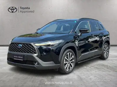 Usata Toyota Corolla Cross Lounge 197 CV (144 kW) 2022 Nero SUV