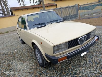 Usata Alfa Romeo Alfetta 130 CV (95 kW) 1981 Beige Berlina