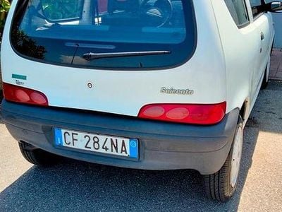 Usata Fiat 600 54 CV (39 kW) 2003 Bianco Berlina