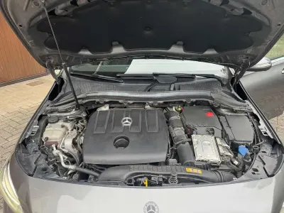 Usata Mercedes B180 116 CV (85 kW) 2019 Grigio Utilitaria