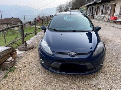 Gebraucht Ford Fiesta 82 PS (60 kW) 2012 Blau Kleinwagen