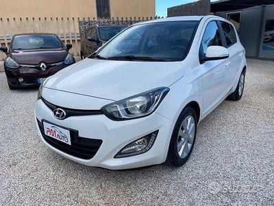 Usata Hyundai i20 75 CV (55 kW) 2012 Bianco Utilitaria
