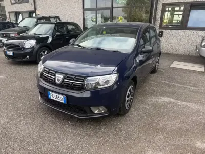 Occasion Dacia Sandero Lauréate 90 ch (66 kW) 2017 Bleue Berline