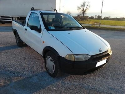 Gebraucht Fiat Strada 59 PS (43 kW) 2002 Weiß Pickup