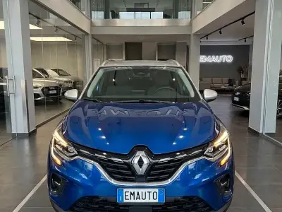 Usata Renault Captur Techno 101 CV (74 kW) 2022 Blu SUV