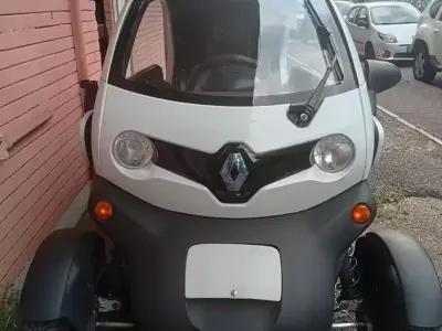 Usata Renault Twizy 12 kW (17 CV) 2012 Utilitaria