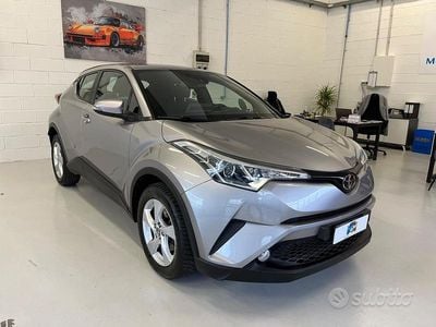 Usata Toyota C-HR Active 116 CV (85 kW) 2018 Grigio SUV