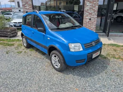 Usata Fiat Panda 4x4 69 CV (50 kW) 2006 Blu/azzurro Utilitaria