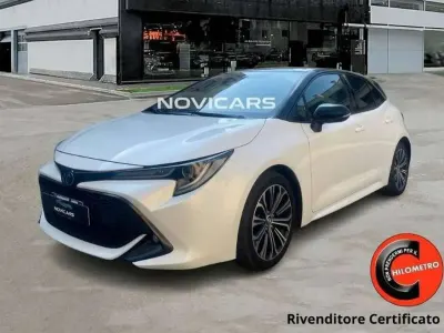 Usata Toyota Corolla Style 152 CV (111 kW) 2020 Bianco Berlina