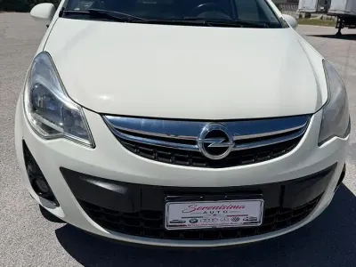 Usata Opel Corsa Sport 75 CV (55 kW) 2012 Bianco Utilitaria