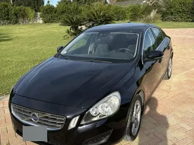 Usata Volvo S60 136 CV (100 kW) 2012 Nero Berlina