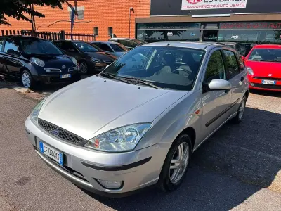 Usata Ford Focus Ambiente 101 CV (74 kW) 2003 Grigio Berlina